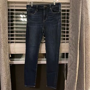 American Eagle sz 12 Skinnies